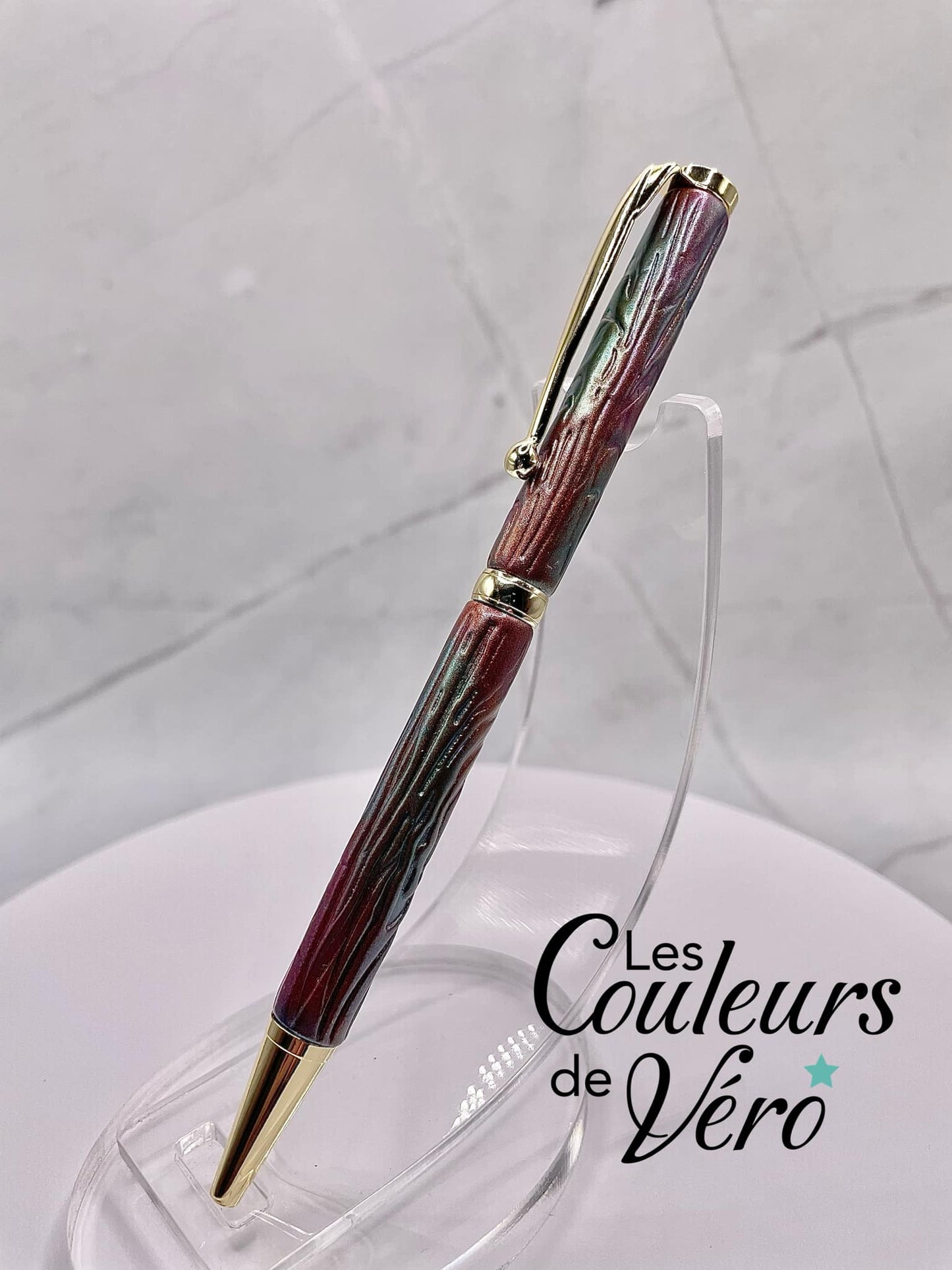 Le seul et unique exemplaire; Stylo bille twist durable, on peut changer l'encre! Un véritable Chef-d'œuvre!