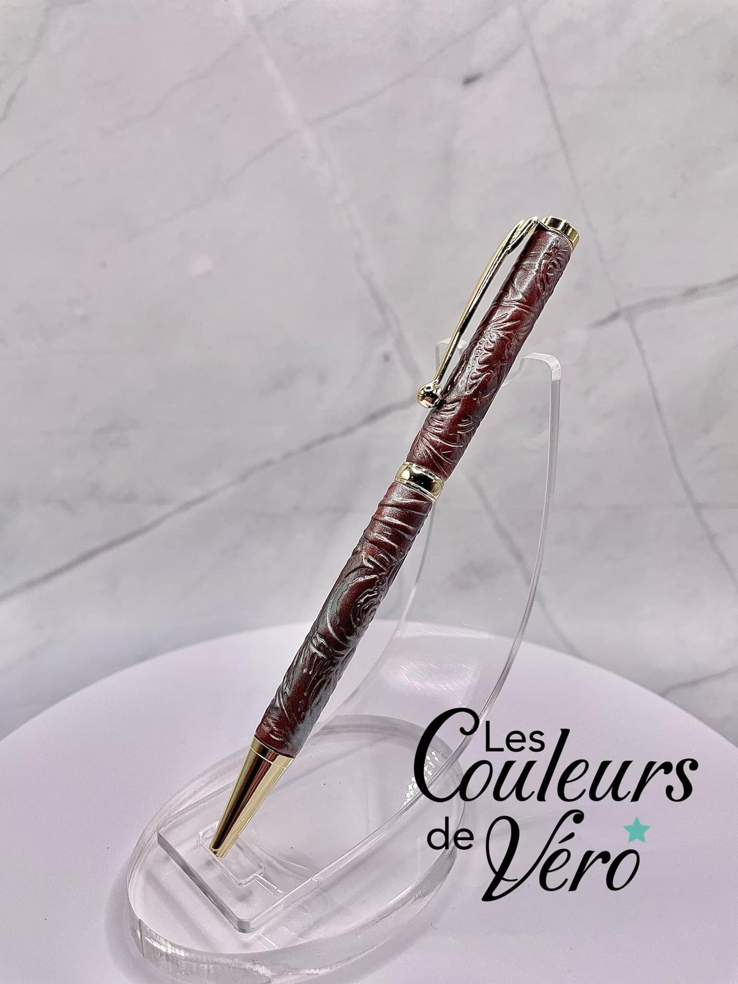 Le seul et unique exemplaire; Stylo bille twist durable, on peut changer l'encre! Un véritable Chef-d'œuvre!