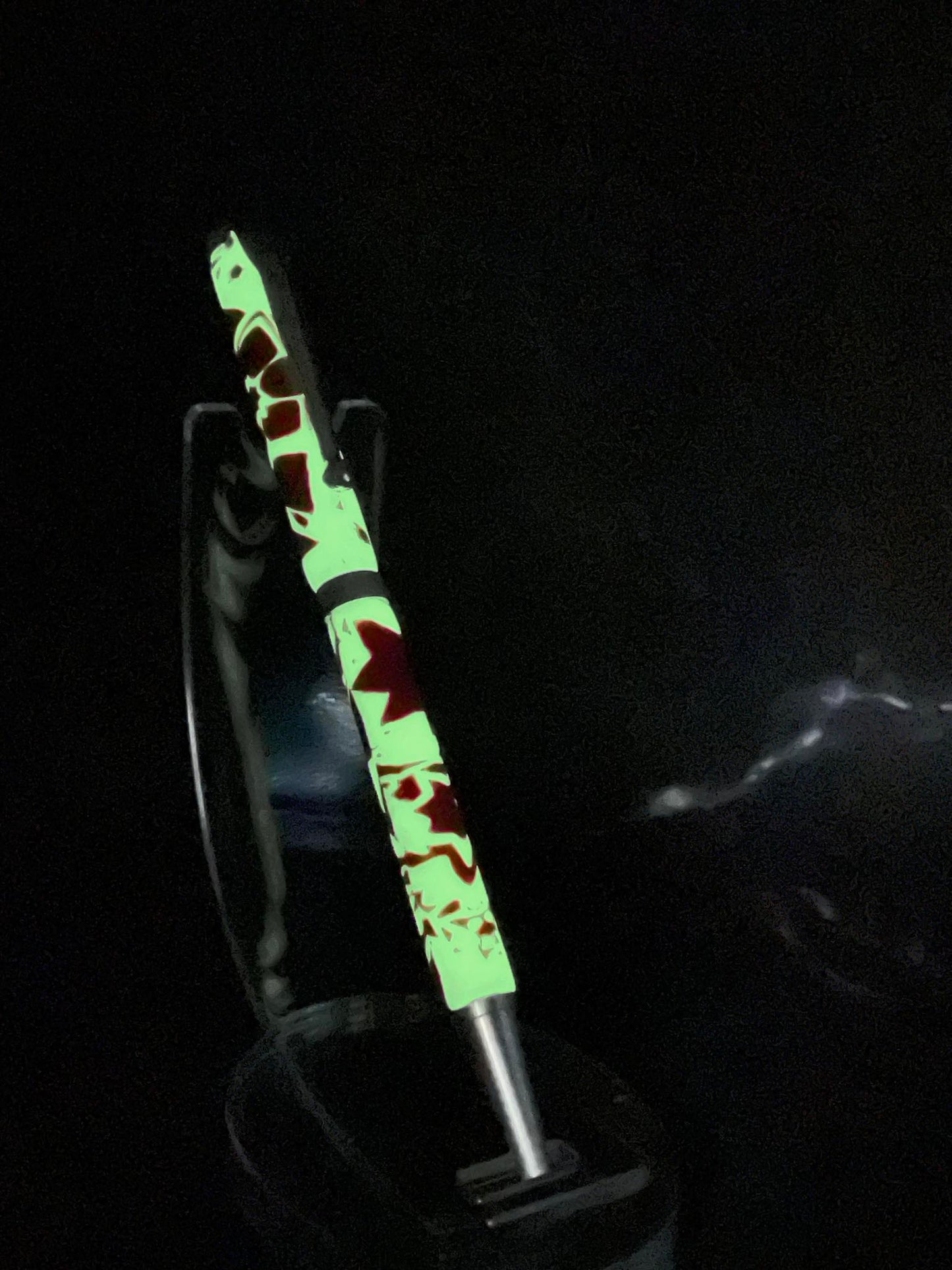 Le seul et unique exemplaire; Stylo bille twist durable, on peut changer l'encre! Un véritable Chef-d'œuvre!