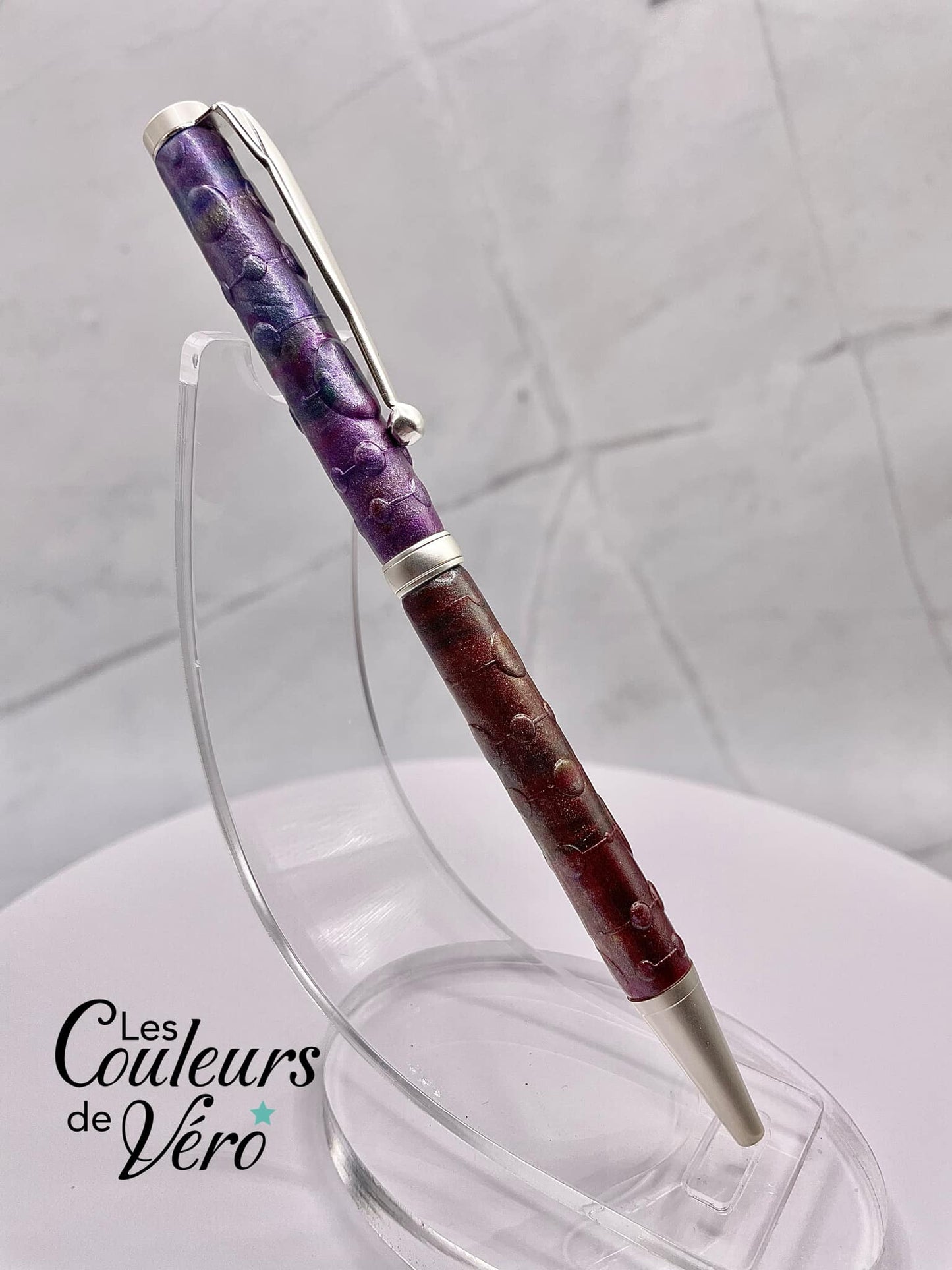 Le seul et unique exemplaire; Stylo bille twist durable, on peut changer l'encre! Un véritable Chef-d'œuvre!