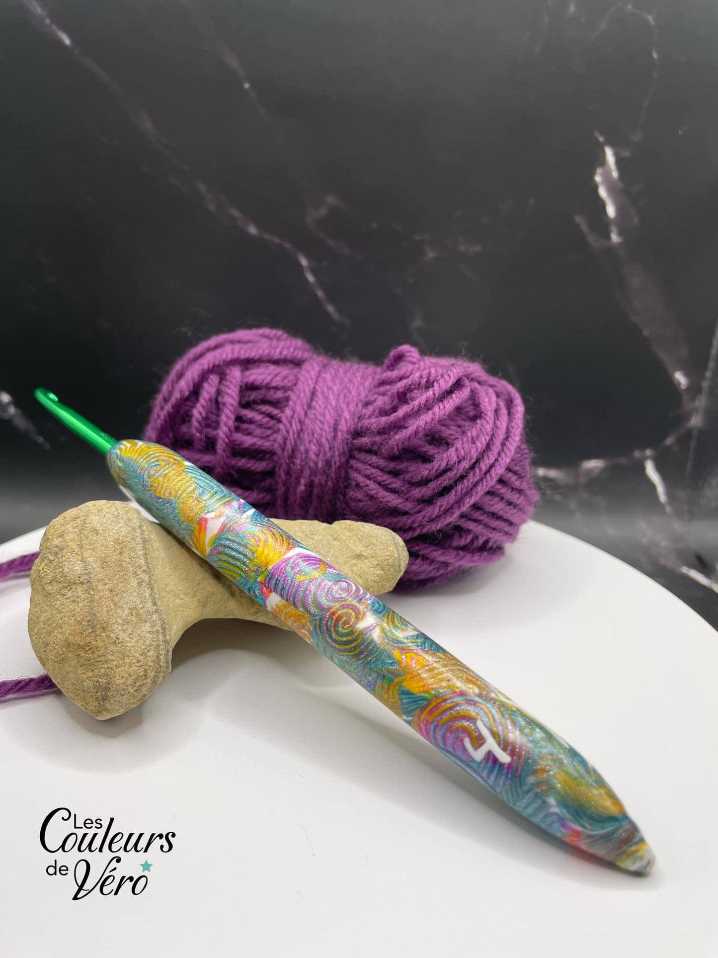 Crochet ergonomique; 4 mm confortable, léger et unique!