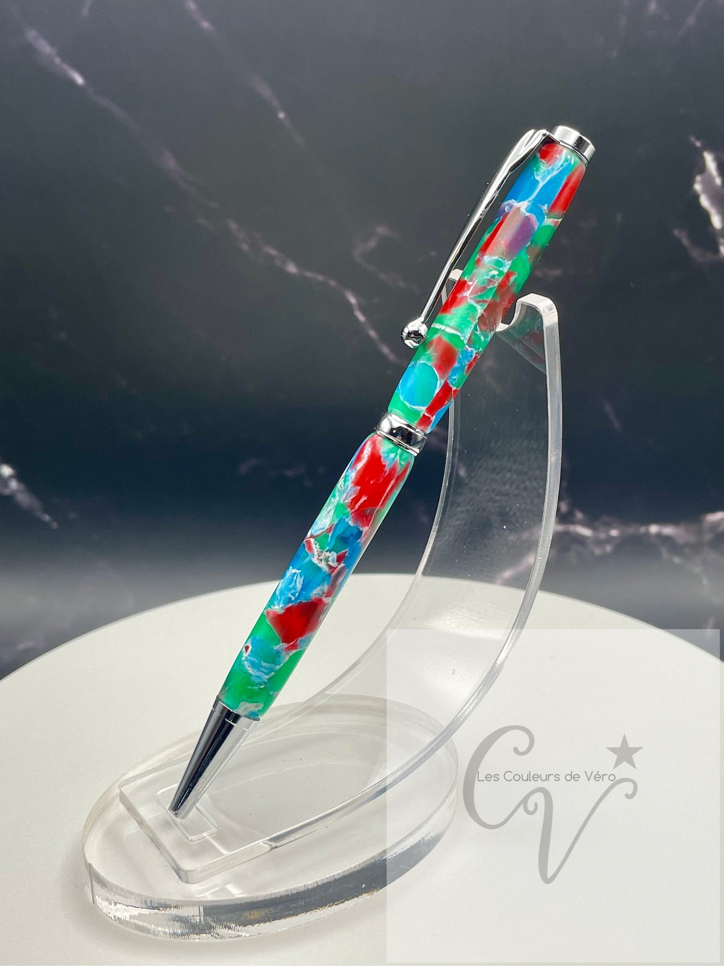 Le seul et unique exemplaire; Stylo bille twist durable, on peut changer l'encre! Un véritable Chef-d'œuvre!