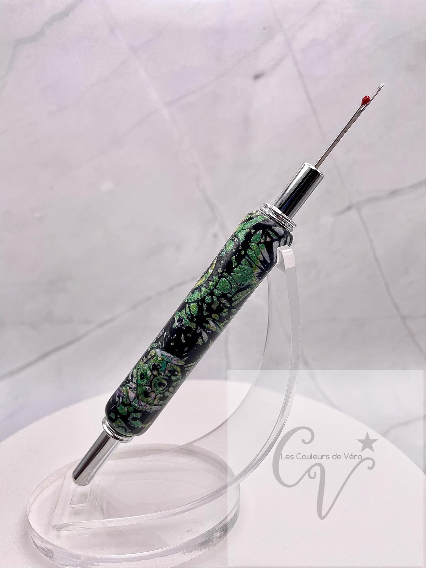 Découd-vite / Découseurs, découvit; Séparateur de couture Seam Ripper and Stiletto in Chrome handmade polymer clay