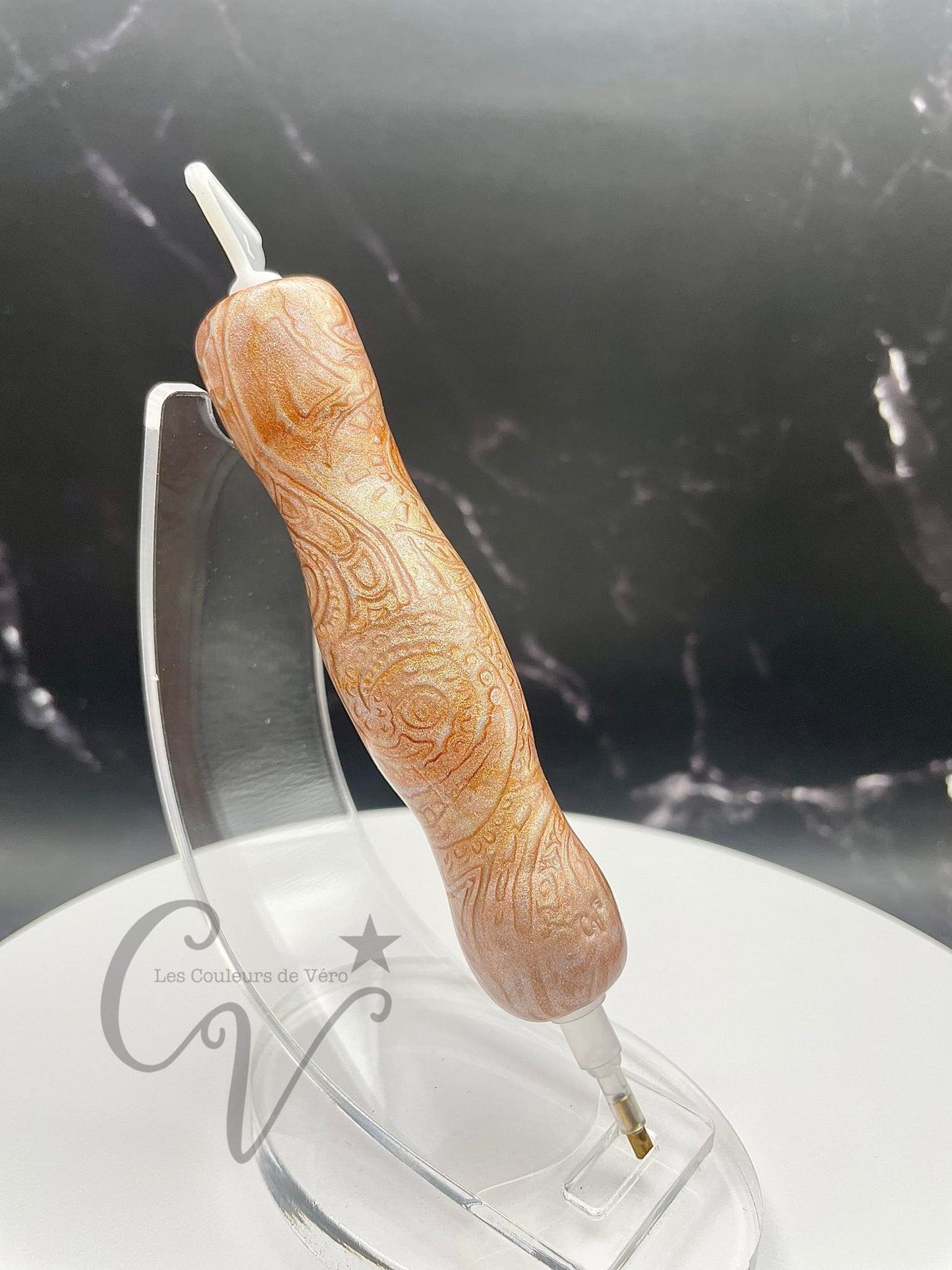 Ergonomic diamond painting stylus/pencil; Spiral heart passion!