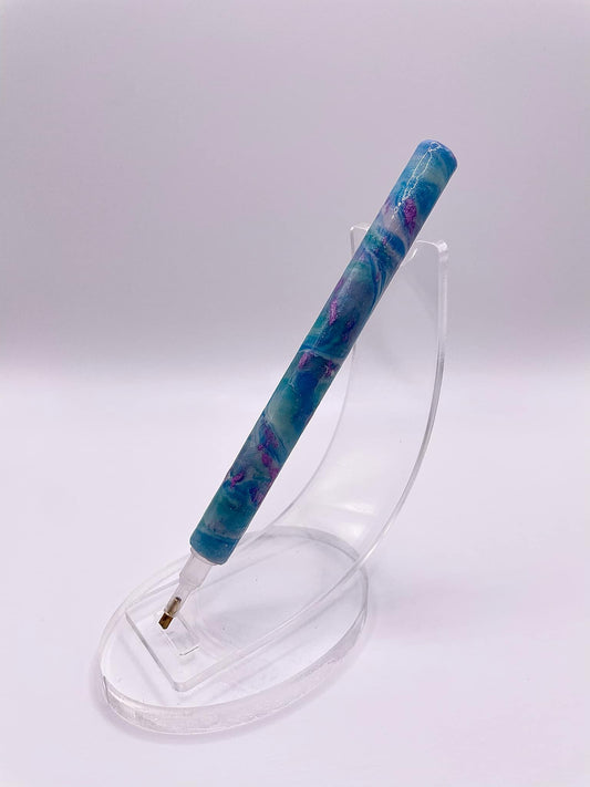 Stylet / crayon diamond painting; Très léger Fait main!
Ce stylet pour peinture en diamant, fait en pâte polymère est moulé à la main. D'une Durabilité et légerté incroyable.