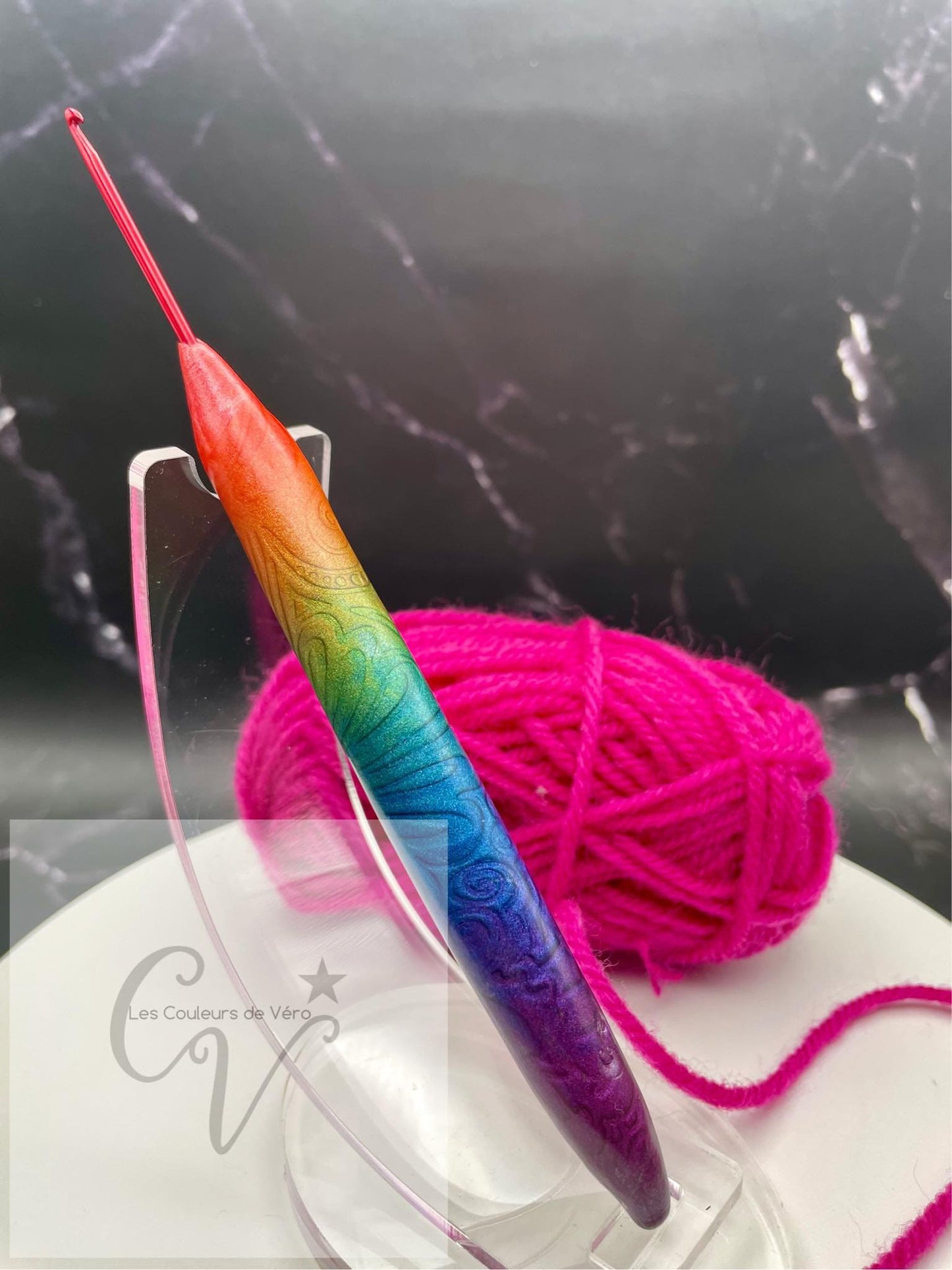 Crochet ergonomique; 2 mm confortable, léger et unique!