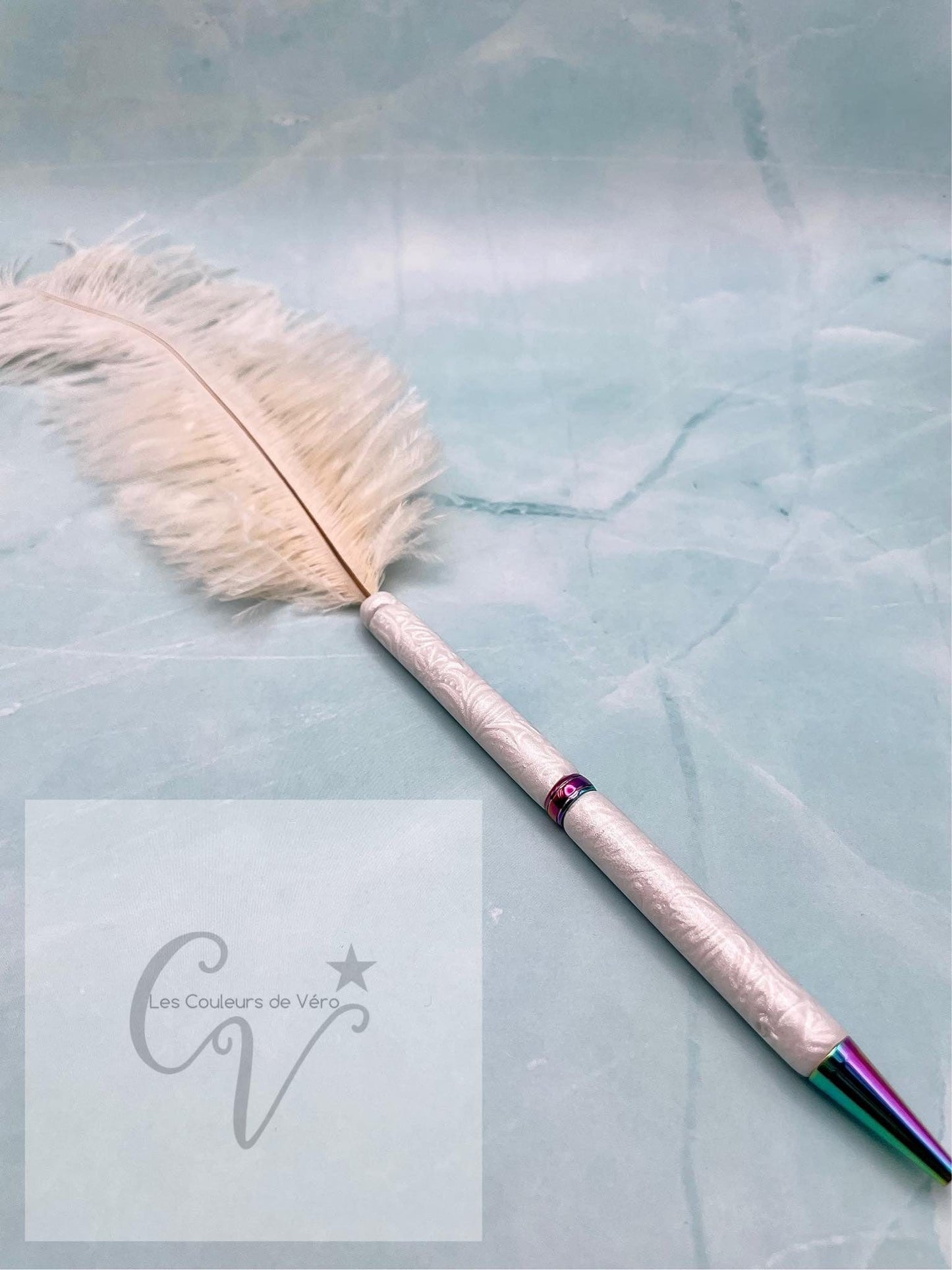 Stylo bille de collection à torsion mince Slimline; En pâte polymère, finissions plume d'autruche!