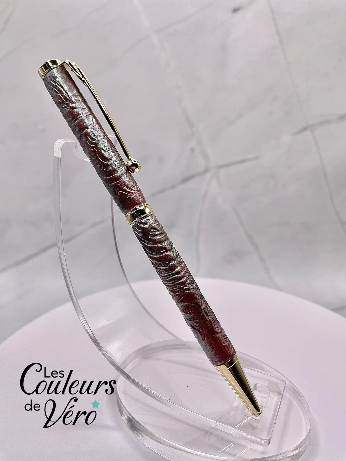 Le seul et unique exemplaire; Stylo bille twist durable, on peut changer l'encre! Un véritable Chef-d'œuvre!