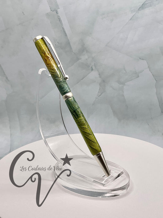 Le seul et unique exemplaire; Stylo bille twist durable, on peut changer l'encre! Un véritable Chef-d'œuvre!