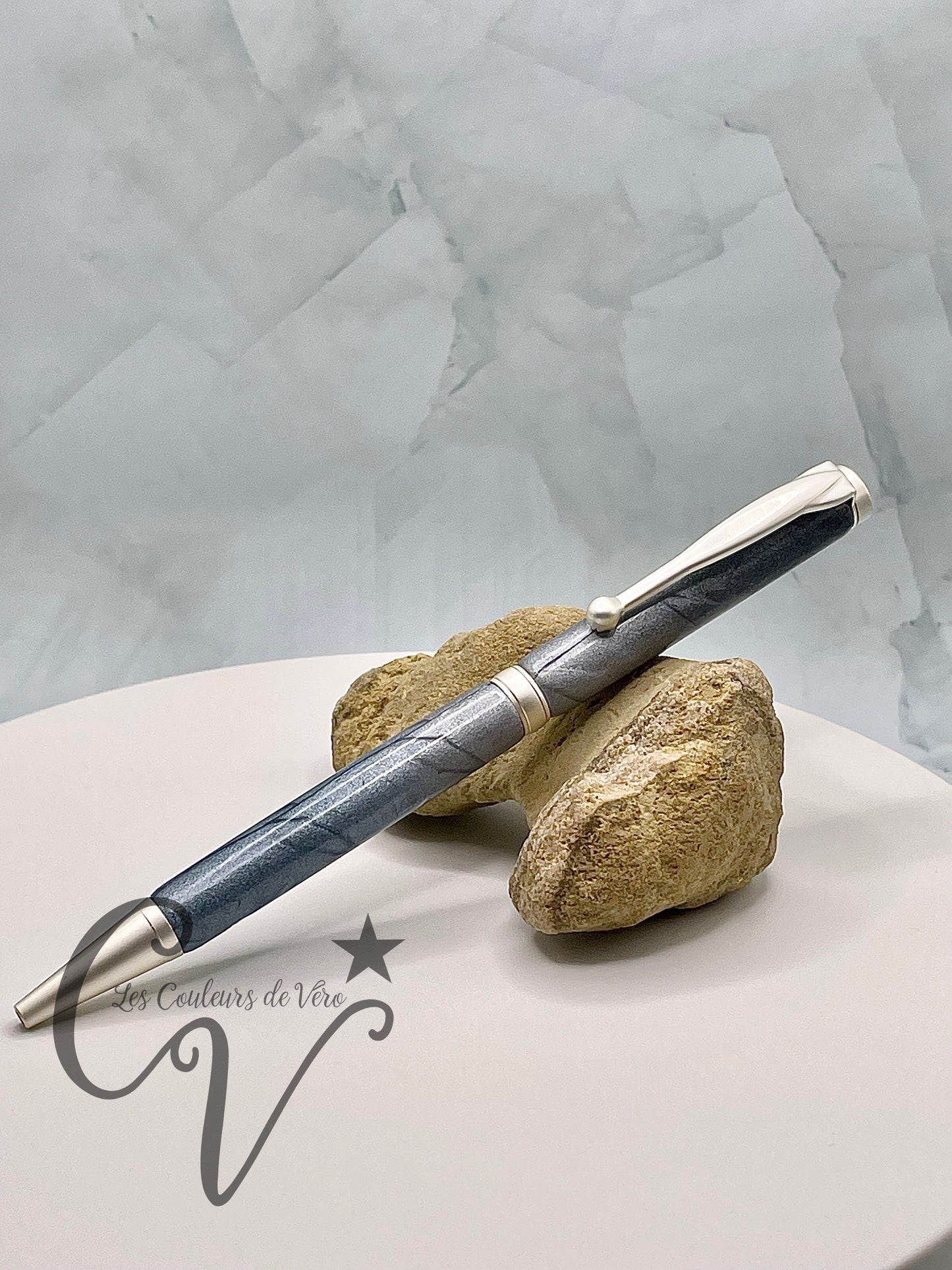 Slimline Slim Twist Collectible Ballpoint Pen; golden hearts