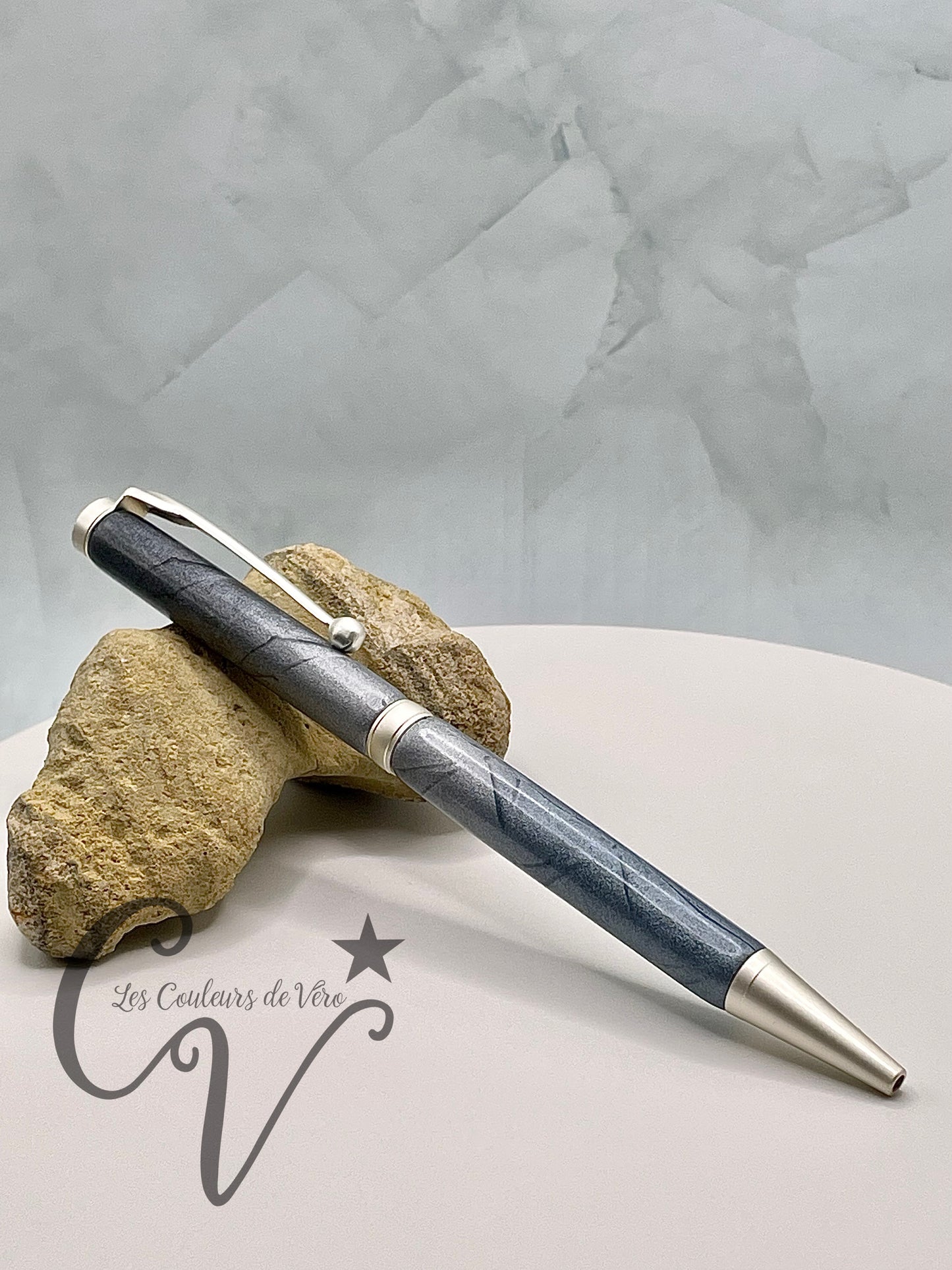 Slimline Slim Twist Collectible Ballpoint Pen; golden hearts
