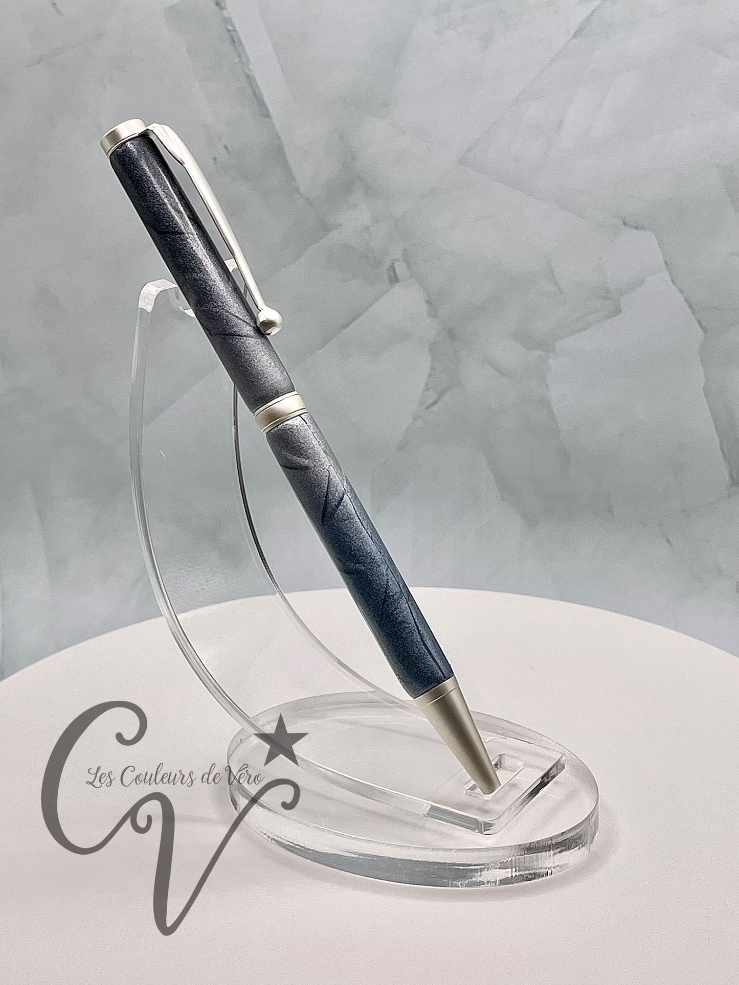 Slimline Slim Twist Collectible Ballpoint Pen; golden hearts