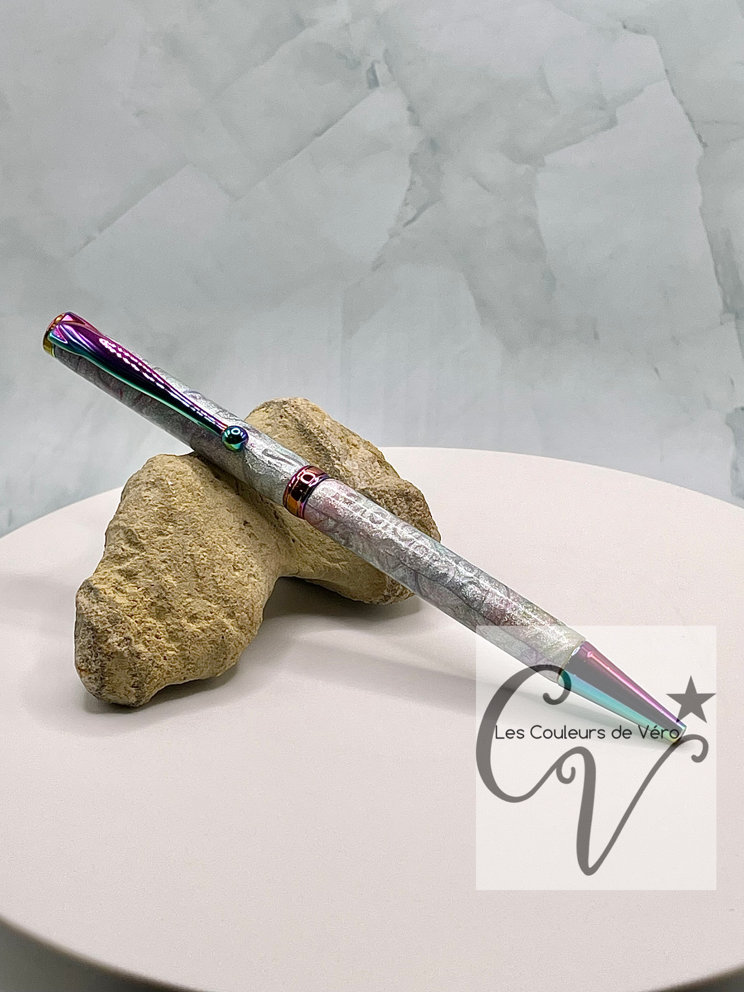 Stylo bille de collection à torsion mince Slimline, placage caméléon; Sculpture d'arc-en-ciel!