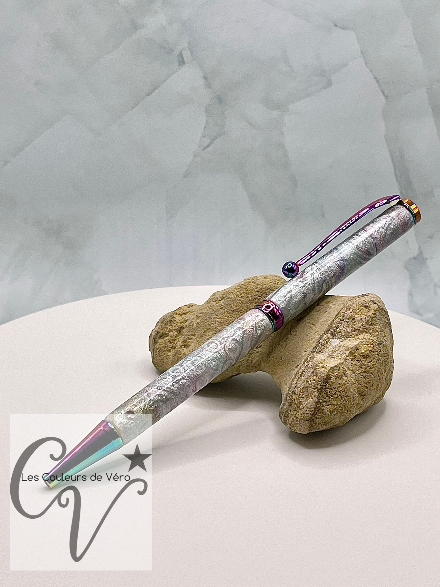 Stylo bille de collection à torsion mince Slimline, placage caméléon; Sculpture d'arc-en-ciel!