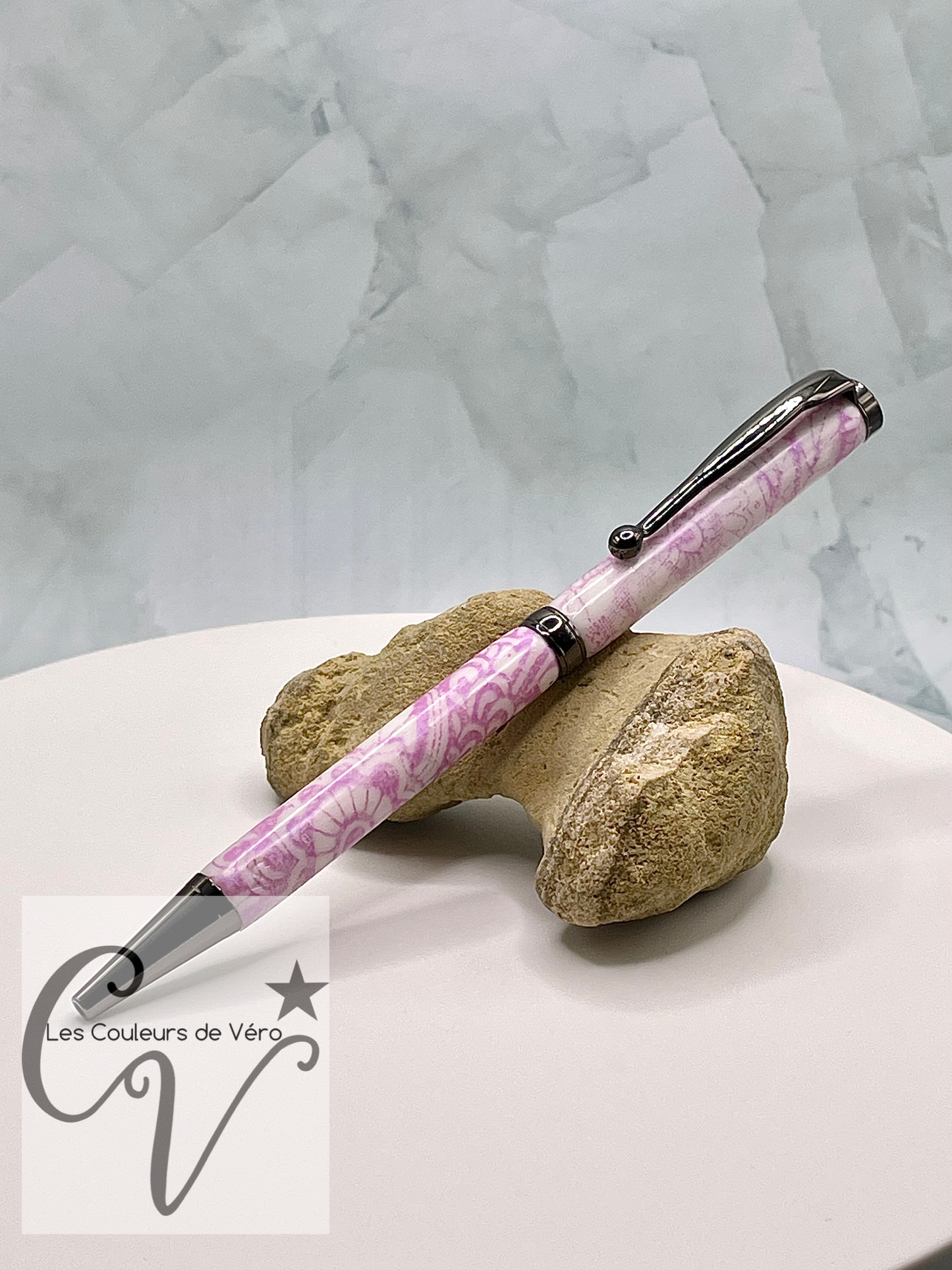 Stylo bille de collection à torsion ligne mince Slimline, plaquage noir; Fleurs discrètes!