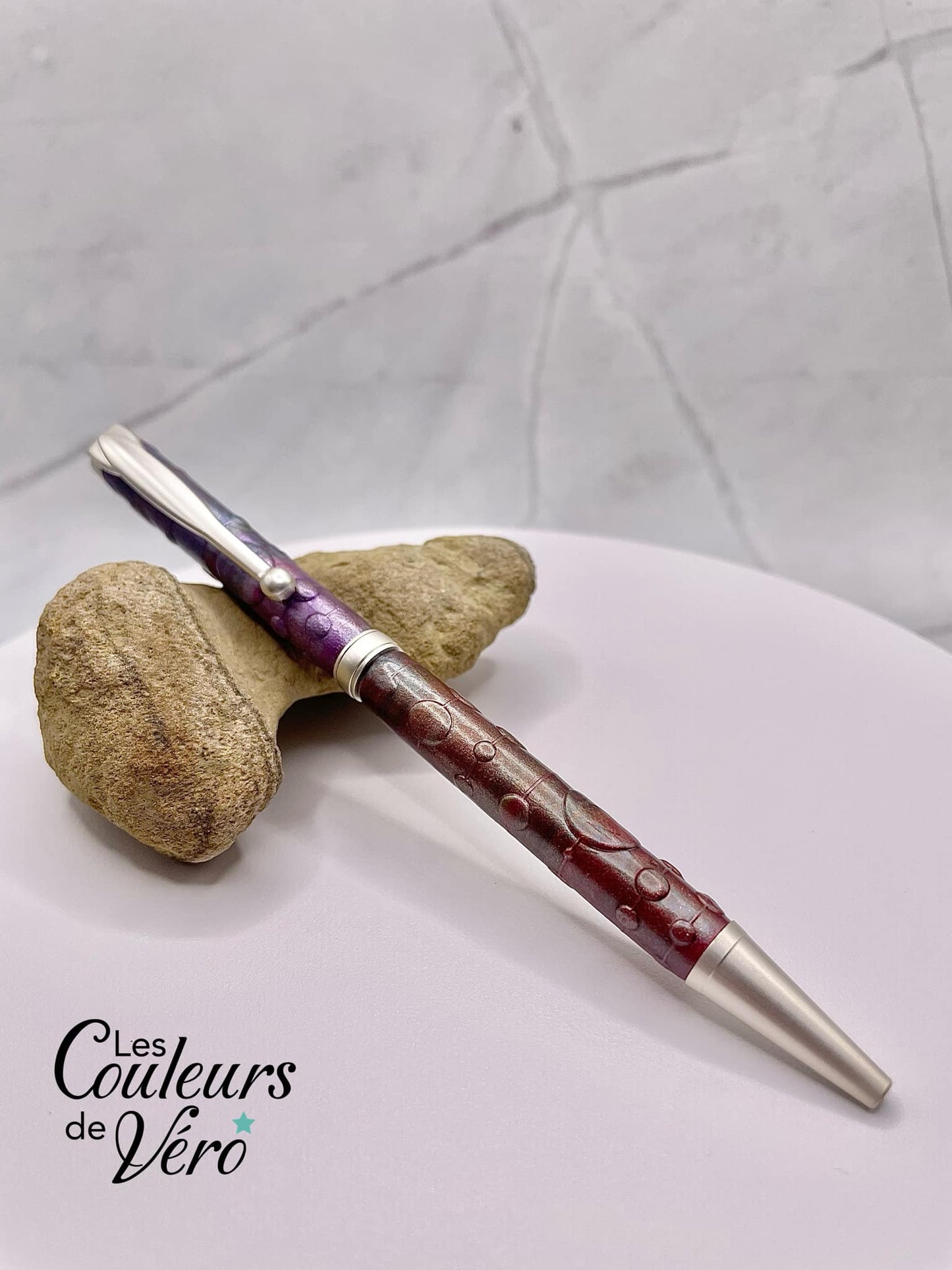 Le seul et unique exemplaire; Stylo bille twist durable, on peut changer l'encre! Un véritable Chef-d'œuvre!