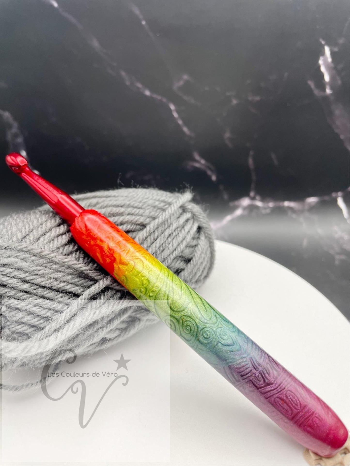 Ergonomic hook; 8mm comfortable, light and unique!