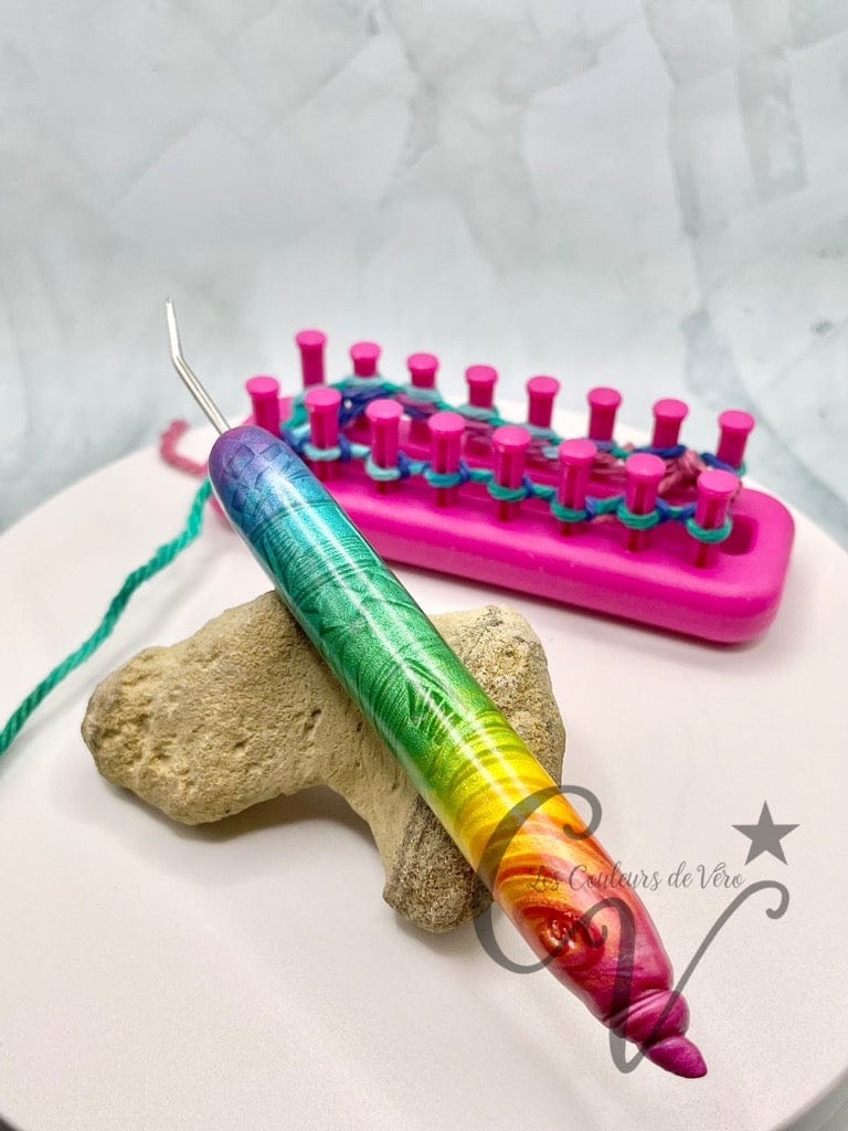 Ergonomic knitting tool; Form of nature!