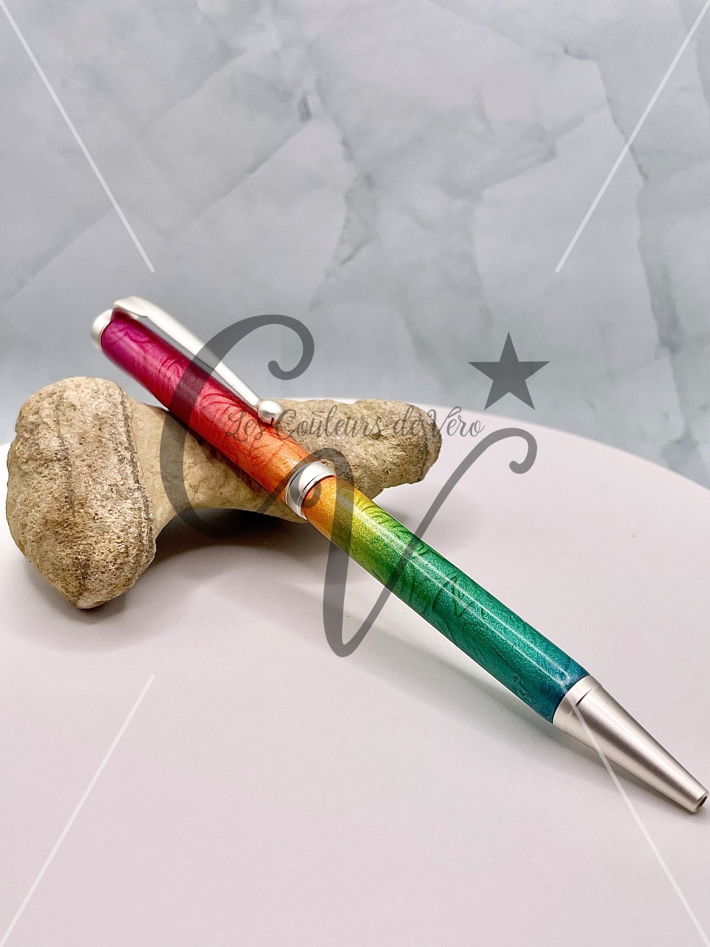 Stylo bille de collection à torsion mince Slimline, plaquage argent brossé; Fleurs d'arc-en-ciel!