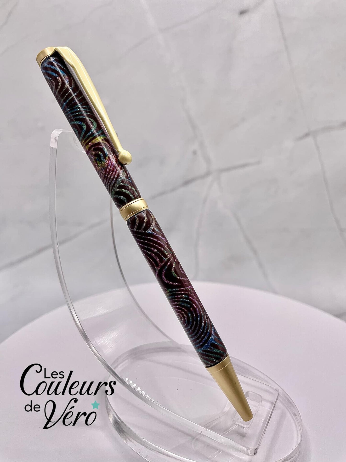 Le seul et unique exemplaire; Stylo bille twist durable, on peut changer l'encre! Un véritable Chef-d'œuvre!