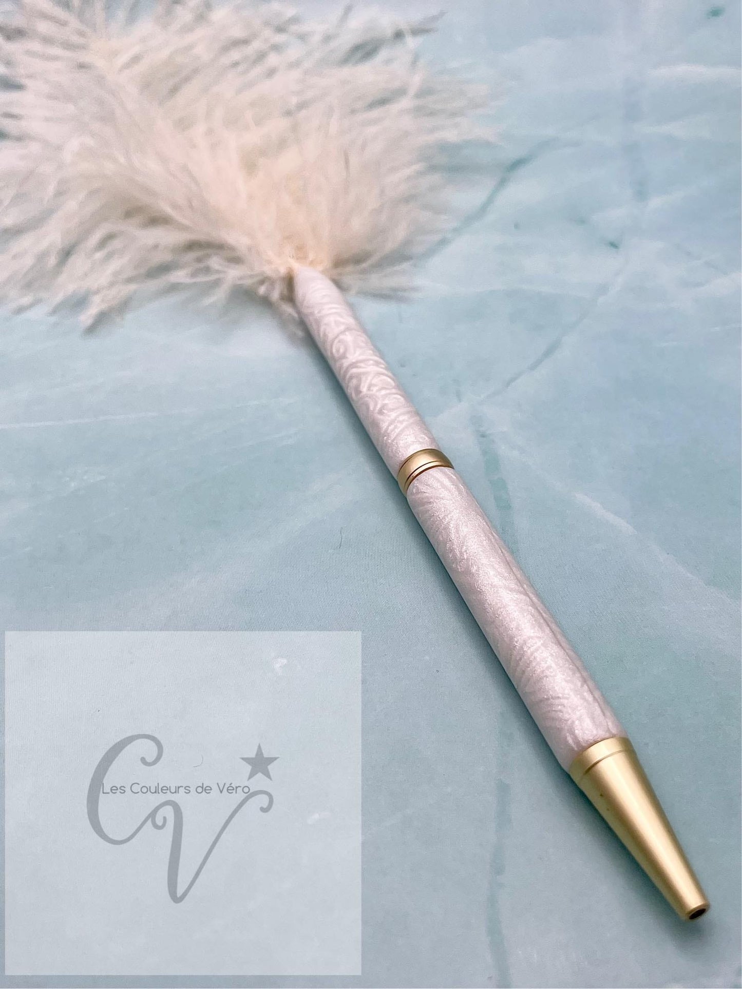 Stylo bille de collection à torsion mince Slimline; En pâte polymère, finissions plume d'autruche!