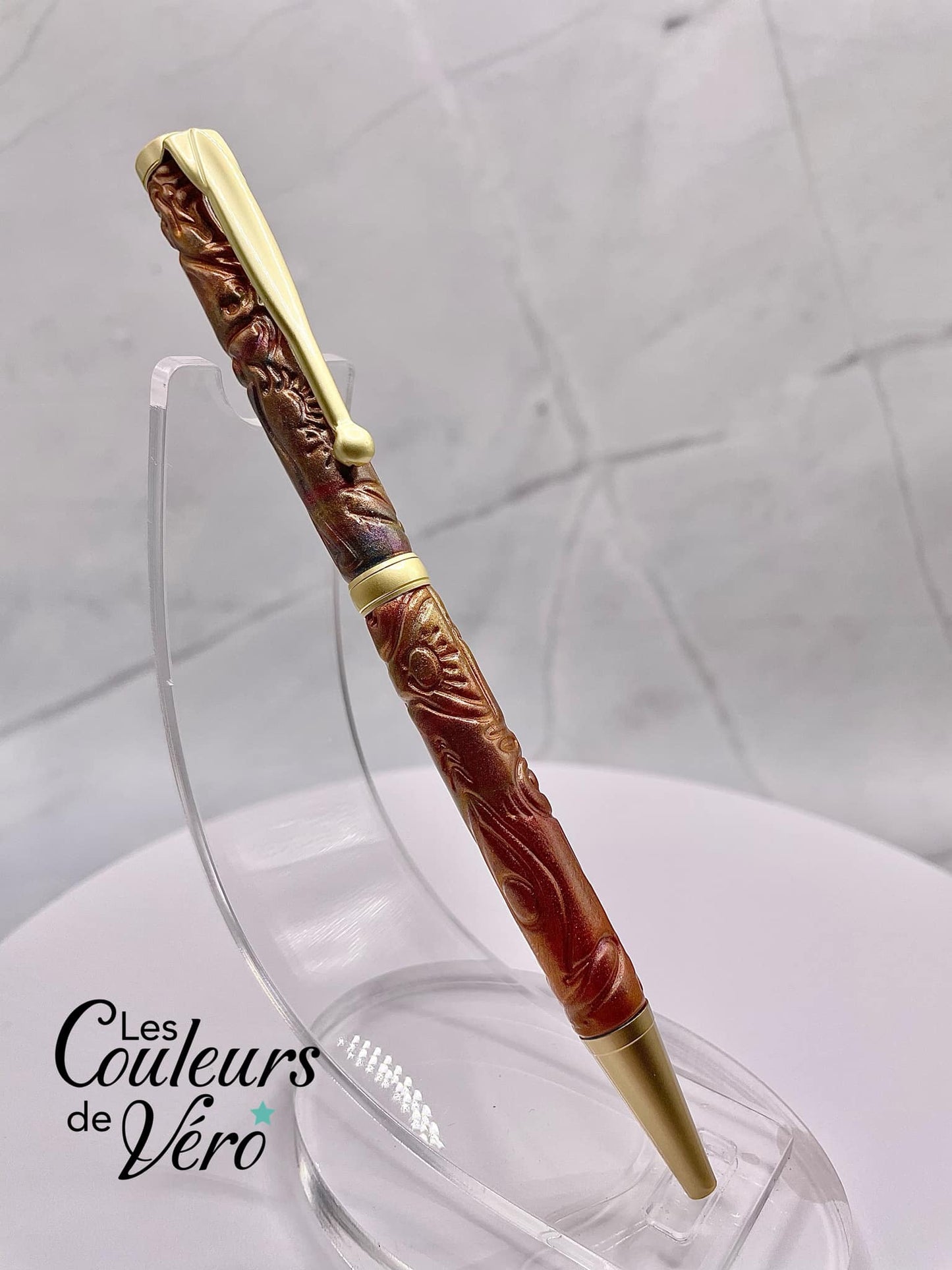 Le seul et unique exemplaire; Stylo bille twist durable, on peut changer l'encre! Un véritable Chef-d'œuvre!