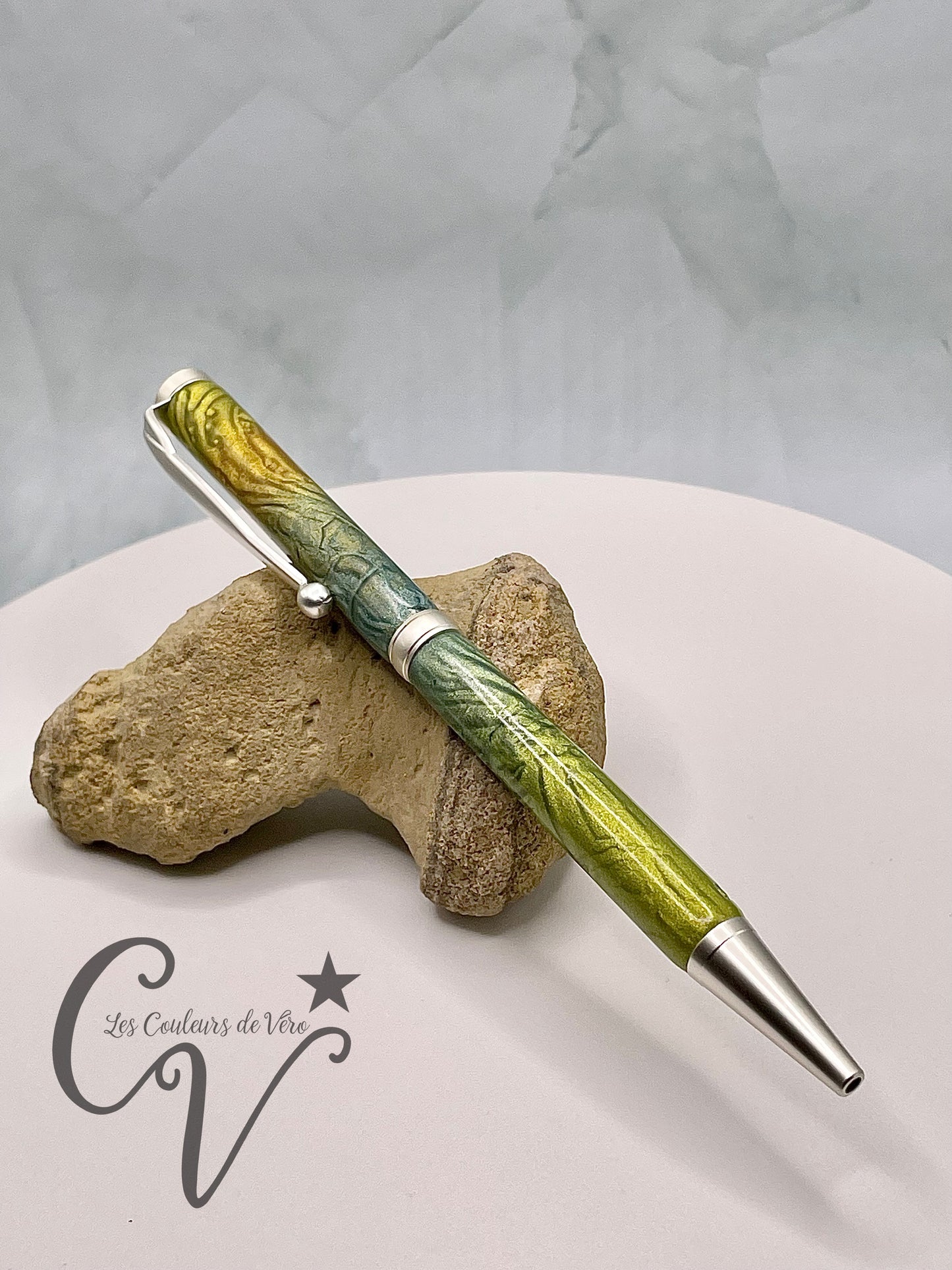 Slimline Slim Twist Collectible Ballpoint Pen; golden hearts