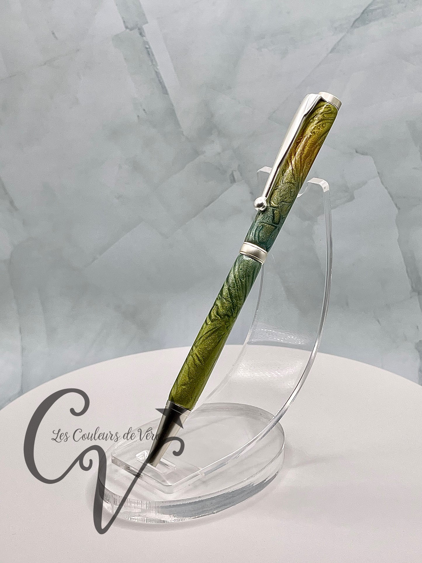 Slimline Slim Twist Collectible Ballpoint Pen; golden hearts