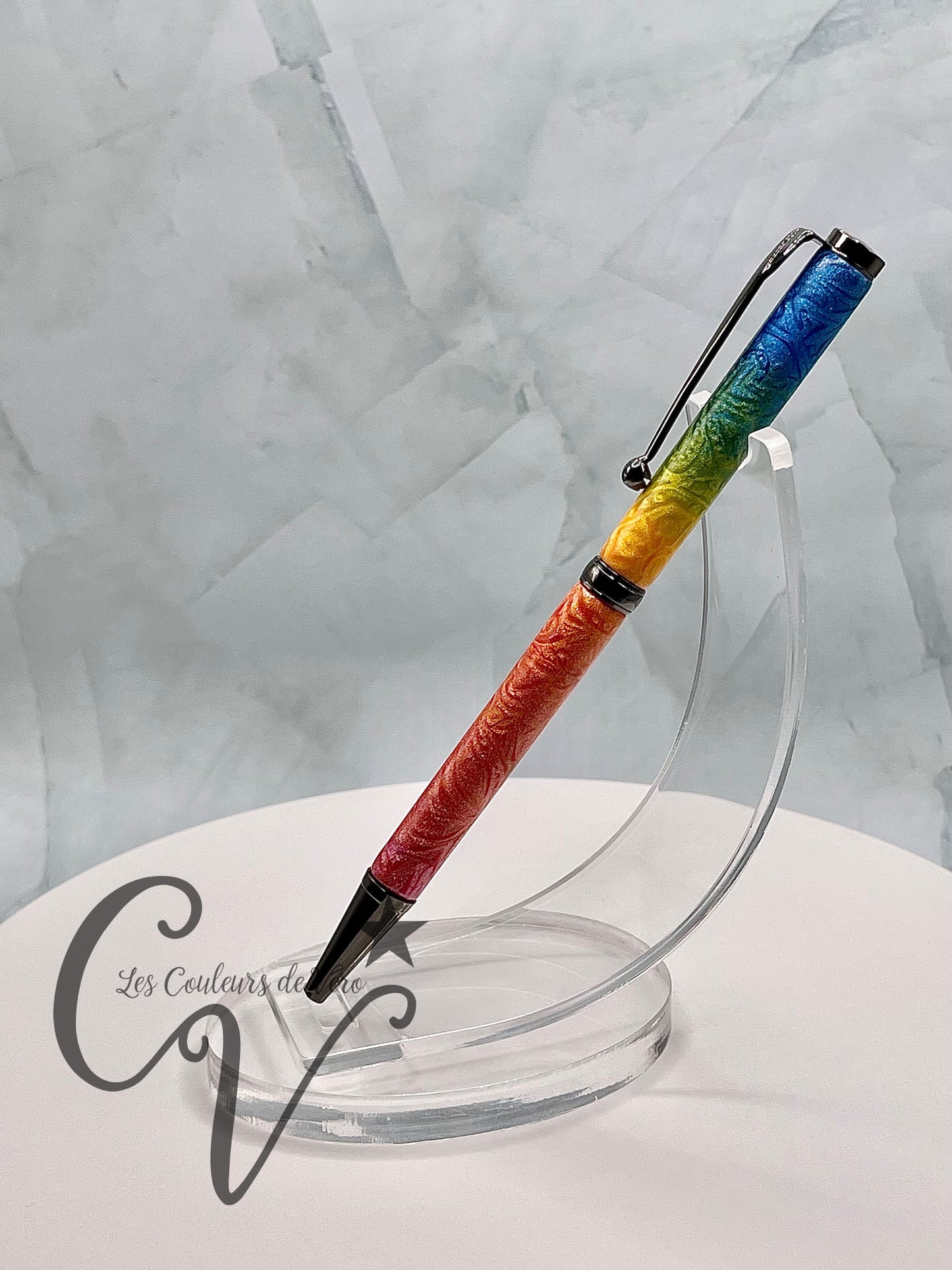 Le seul et unique exemplaire; Stylo bille twist durable, on peut changer l'encre! Un véritable Chef-d'œuvre!
