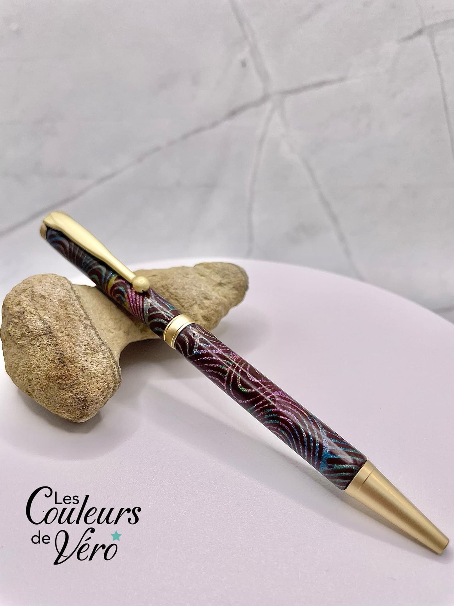Le seul et unique exemplaire; Stylo bille twist durable, on peut changer l'encre! Un véritable Chef-d'œuvre!