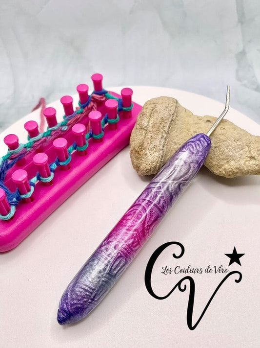 Ergonomic knitting tool; Form of nature!
