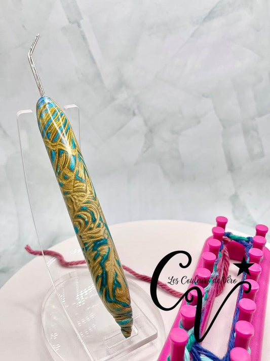 Ergonomic knitting tool; Golden shells!