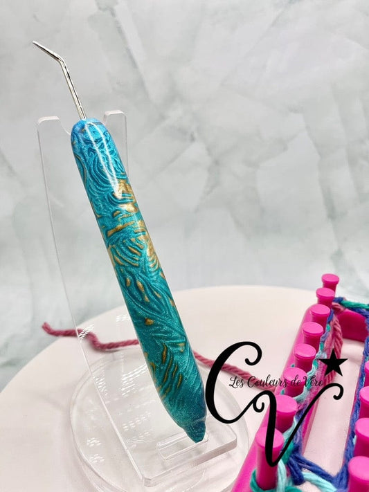Ergonomic knitting tool; Form of nature!