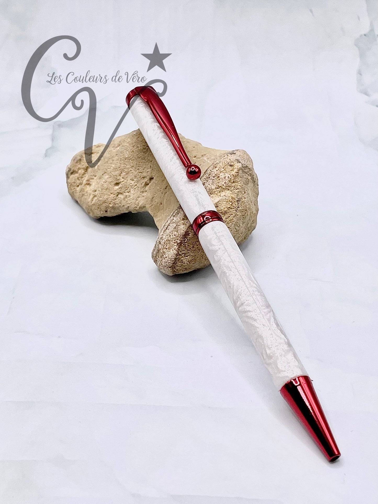 Durable and unique twist ballpoint pen!