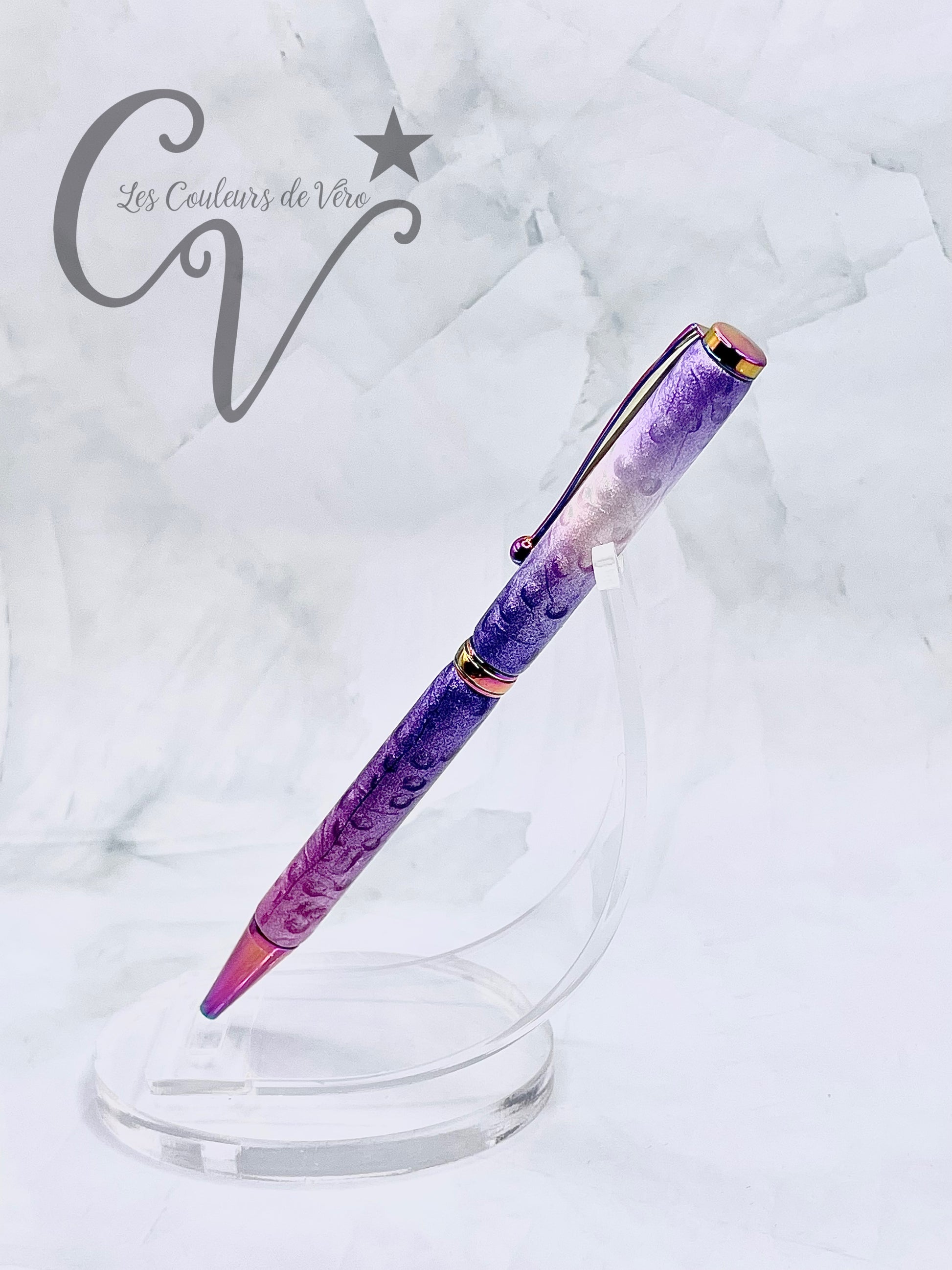 Le seul et unique exemplaire; Stylo bille twist durable, on peut changer l'encre! Un véritable Chef-d'œuvre!