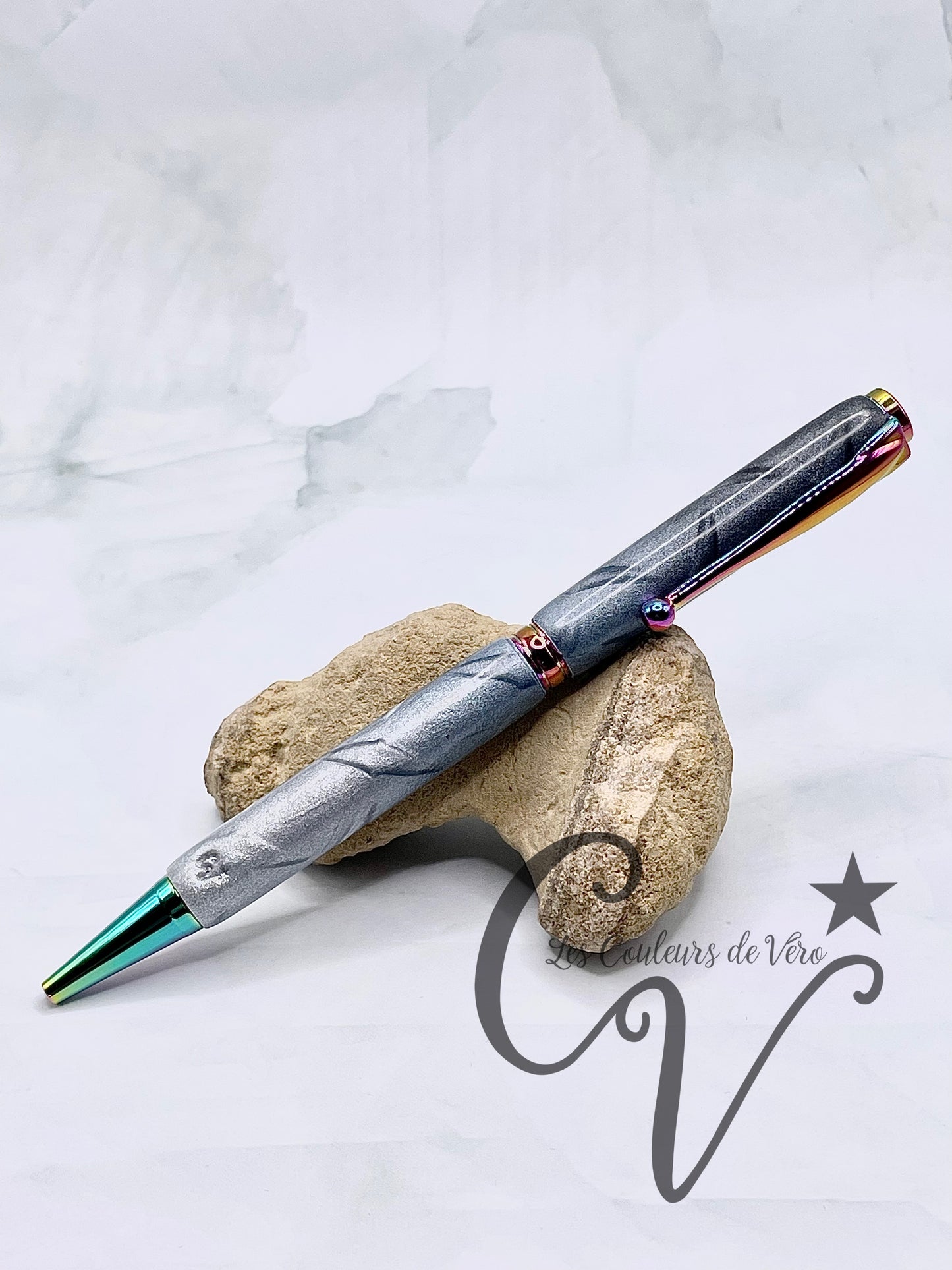 Stylo bille de collection à torsion mince Slimline, placage caméléon; Métal de tôle et d'arc-en-ciel