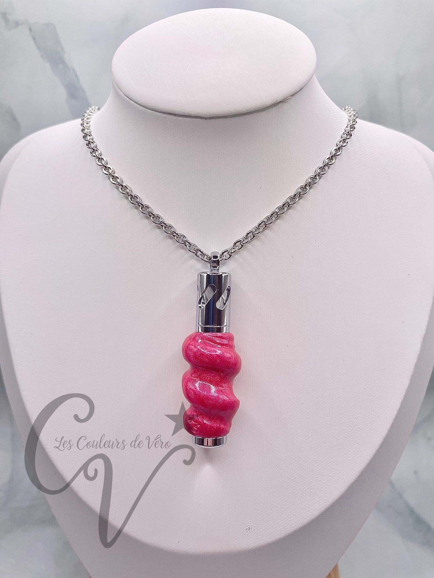 aromatherapy necklace; At the center of the Earth!