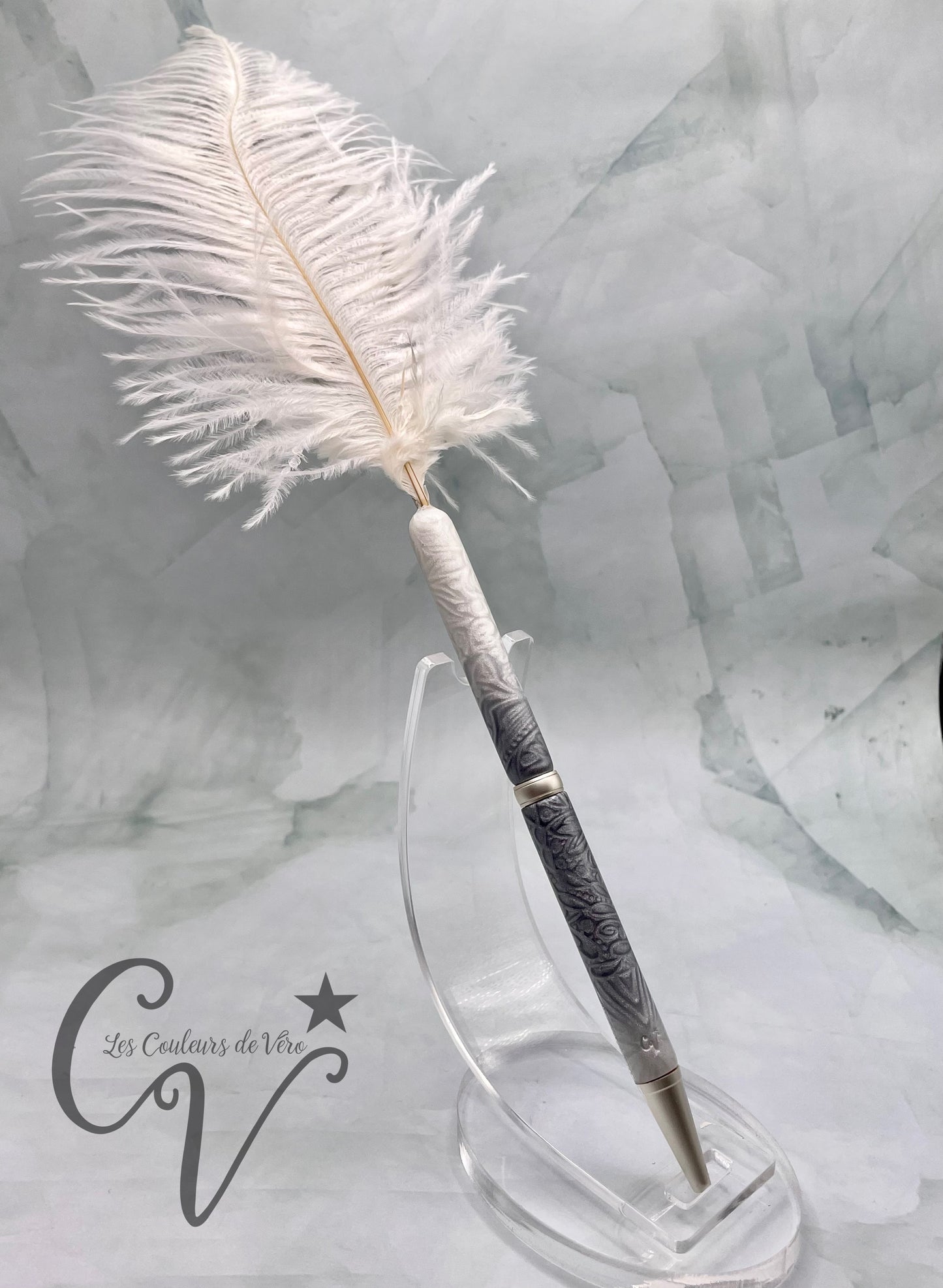 Stylo bille de collection à torsion mince Slimline, plaquage argent brossé; Argent intense à plume!
