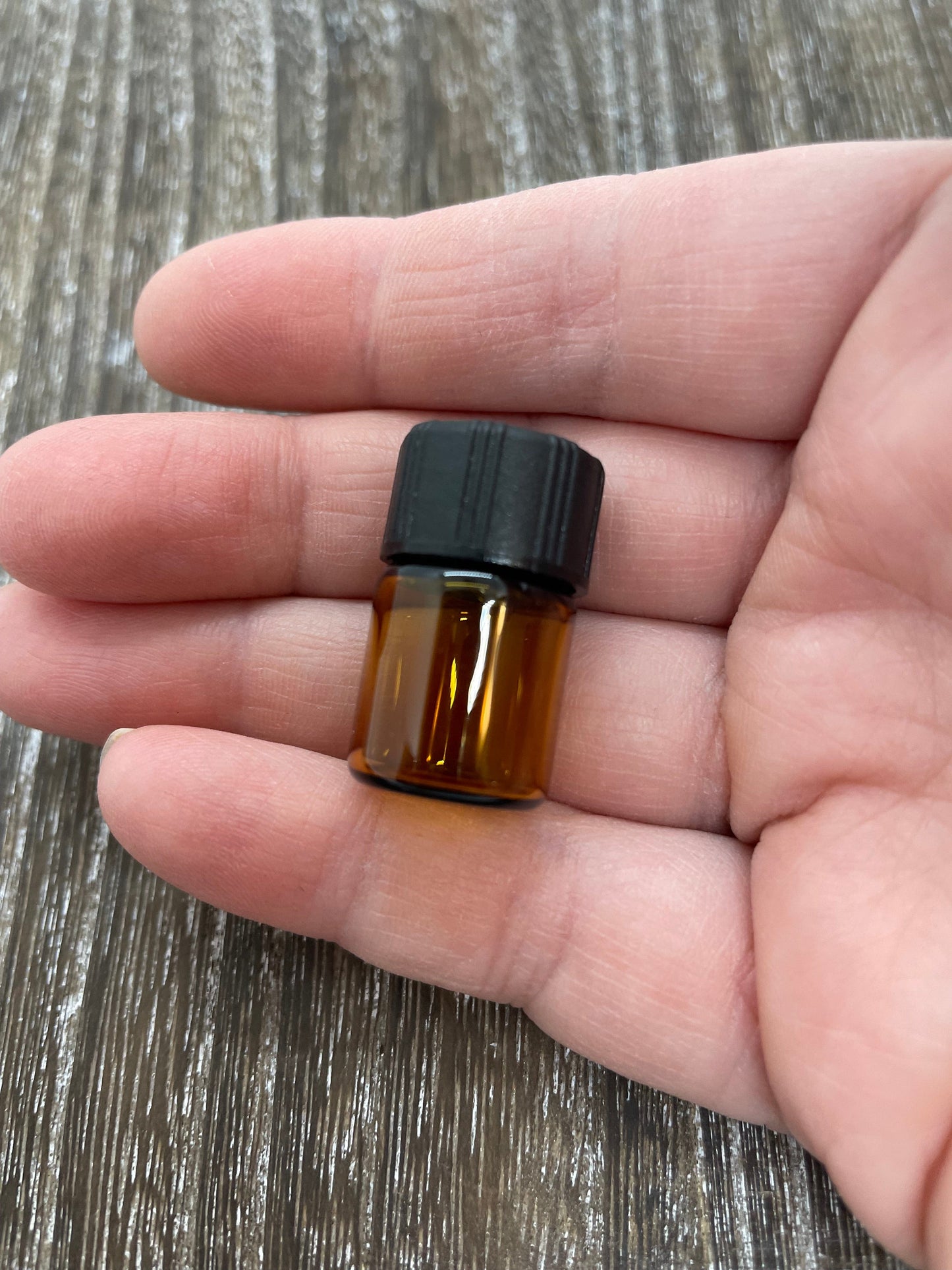 Fiole pour mettre votre huile préférée et utiliser collier et/ou stylo aromathérapie