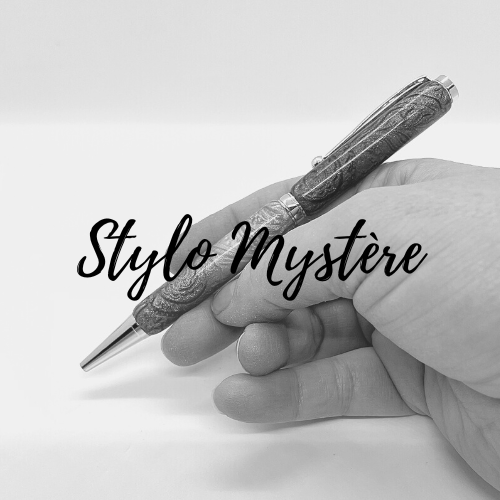 Le seul et unique exemplaire; Stylo bille twist durable, on peut changer l'encre! Un véritable Chef-d'œuvre!