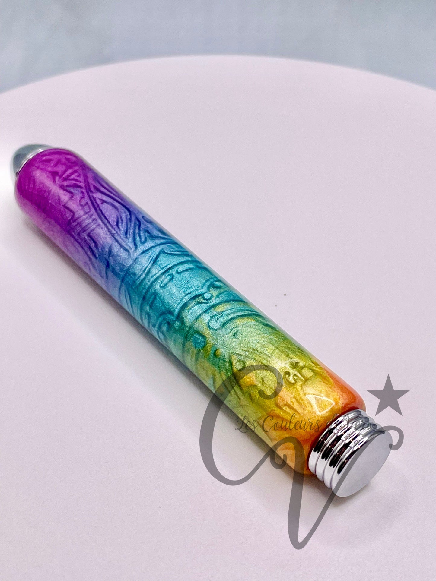 Tweezers, eyebrows; Imposing rainbow!