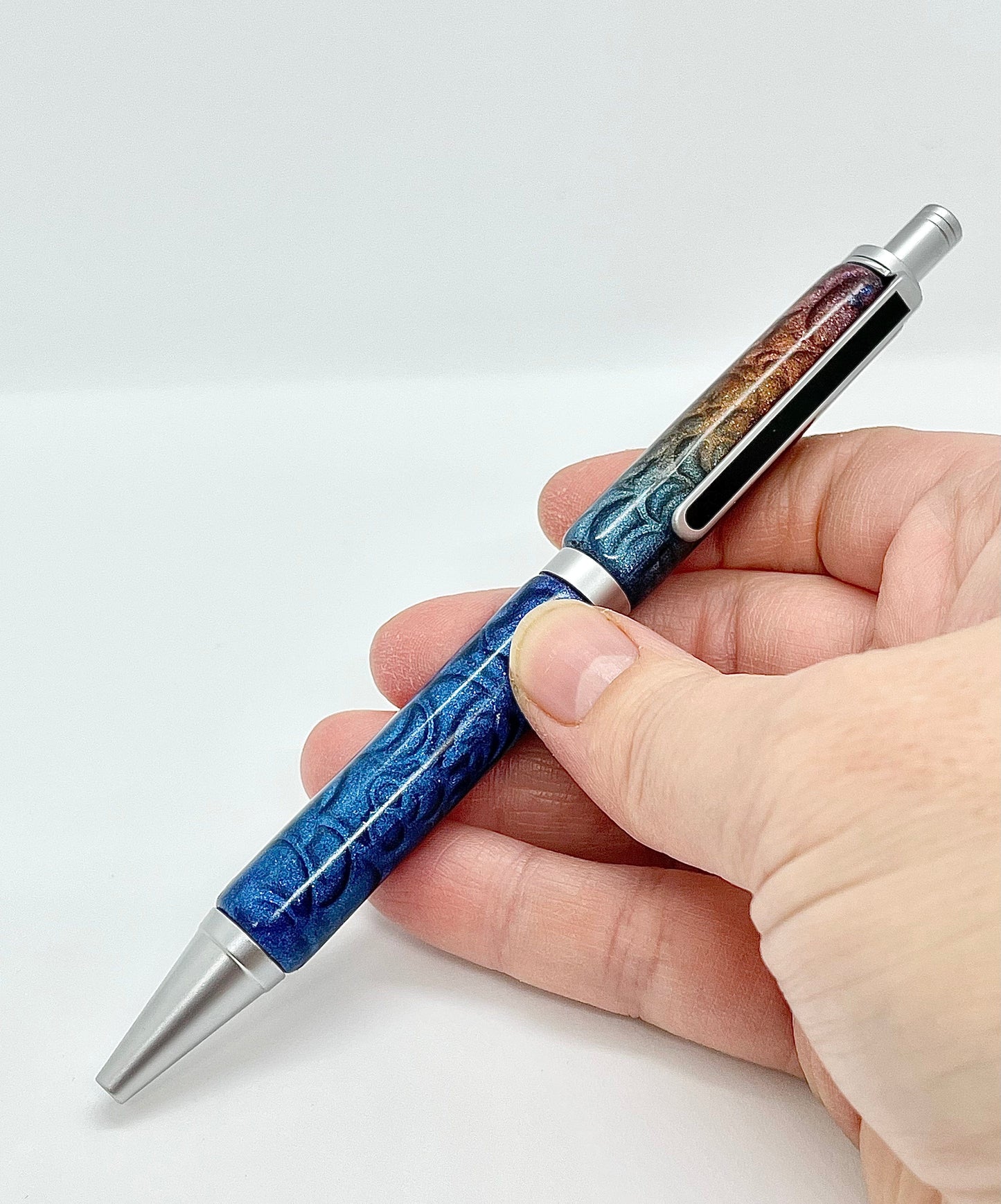 Click retractable ballpoint pen; Bubbles!