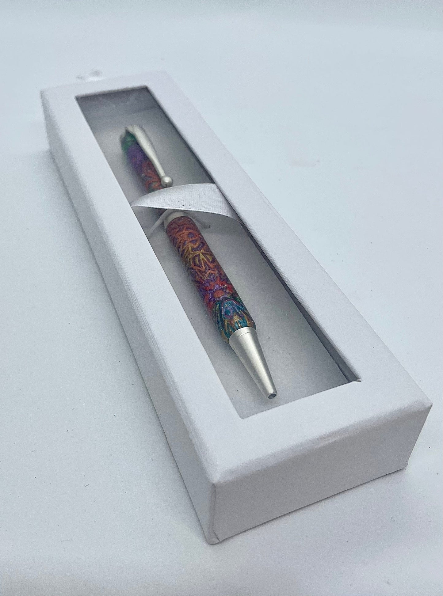 Windowed gift box, linen texture, white color, for pens and mechanical pencils